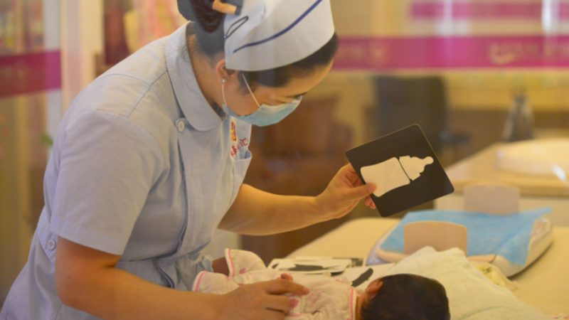 婴儿游泳馆洗澡步骤全解析，安全护理第一步