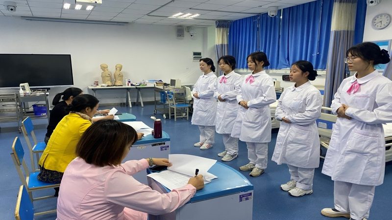 育儿嫂每日工作清单，揭秘专业护理秘诀**