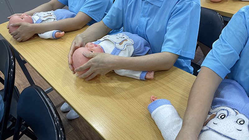 中级月嫂通常具备以下能力：