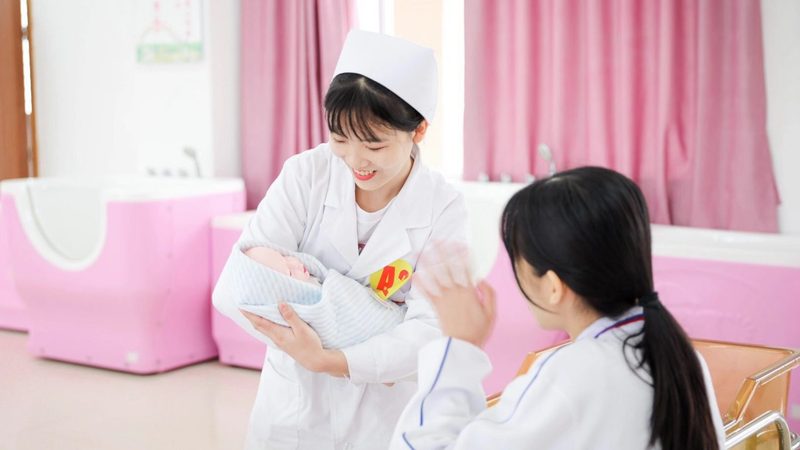 育儿嫂每日工作清单，揭秘专业护理秘诀**